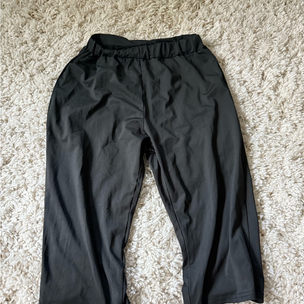 Chic Black workout gym, yoga, biker shorts - Picture 1 of 4